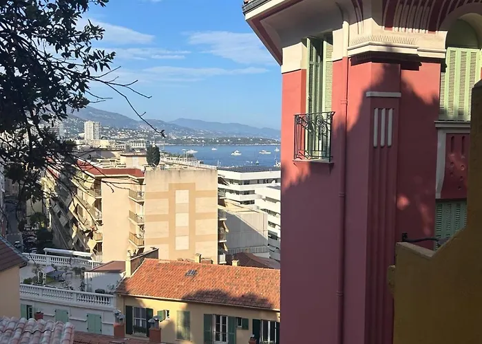 Quiet Flat Center * Монте-Карло